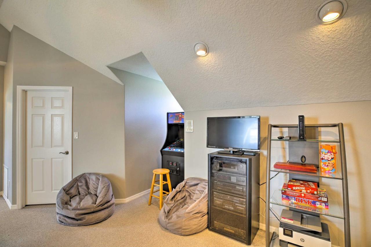 Waterfront Lake Placid Home With Dock And Fire Pit מראה חיצוני תמונה